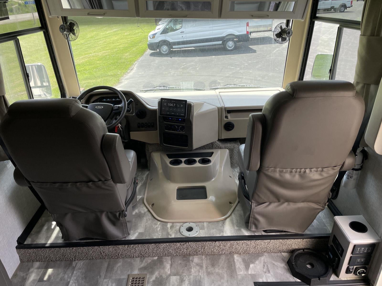 2022 Thor Motor Coach Windsport