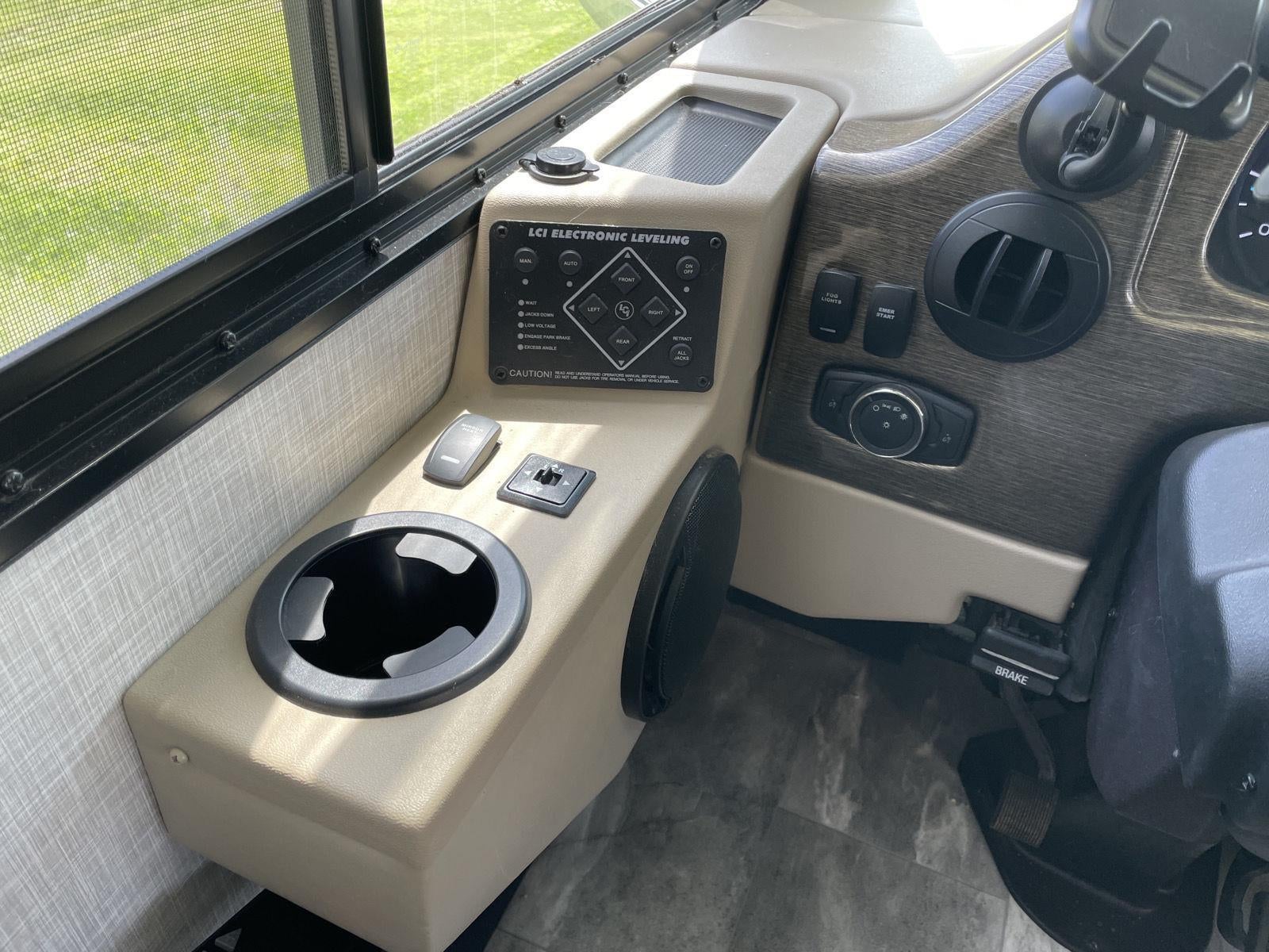 2022 Thor Motor Coach Windsport