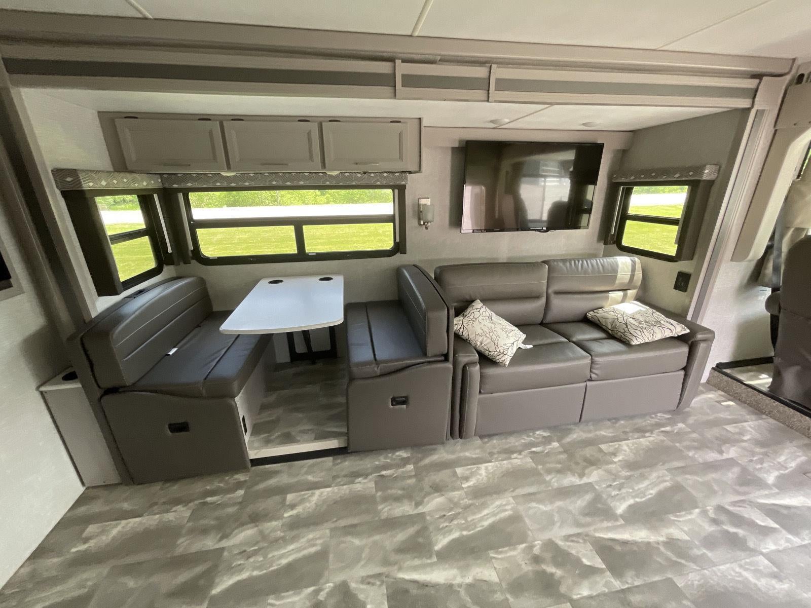 2022 Thor Motor Coach Windsport