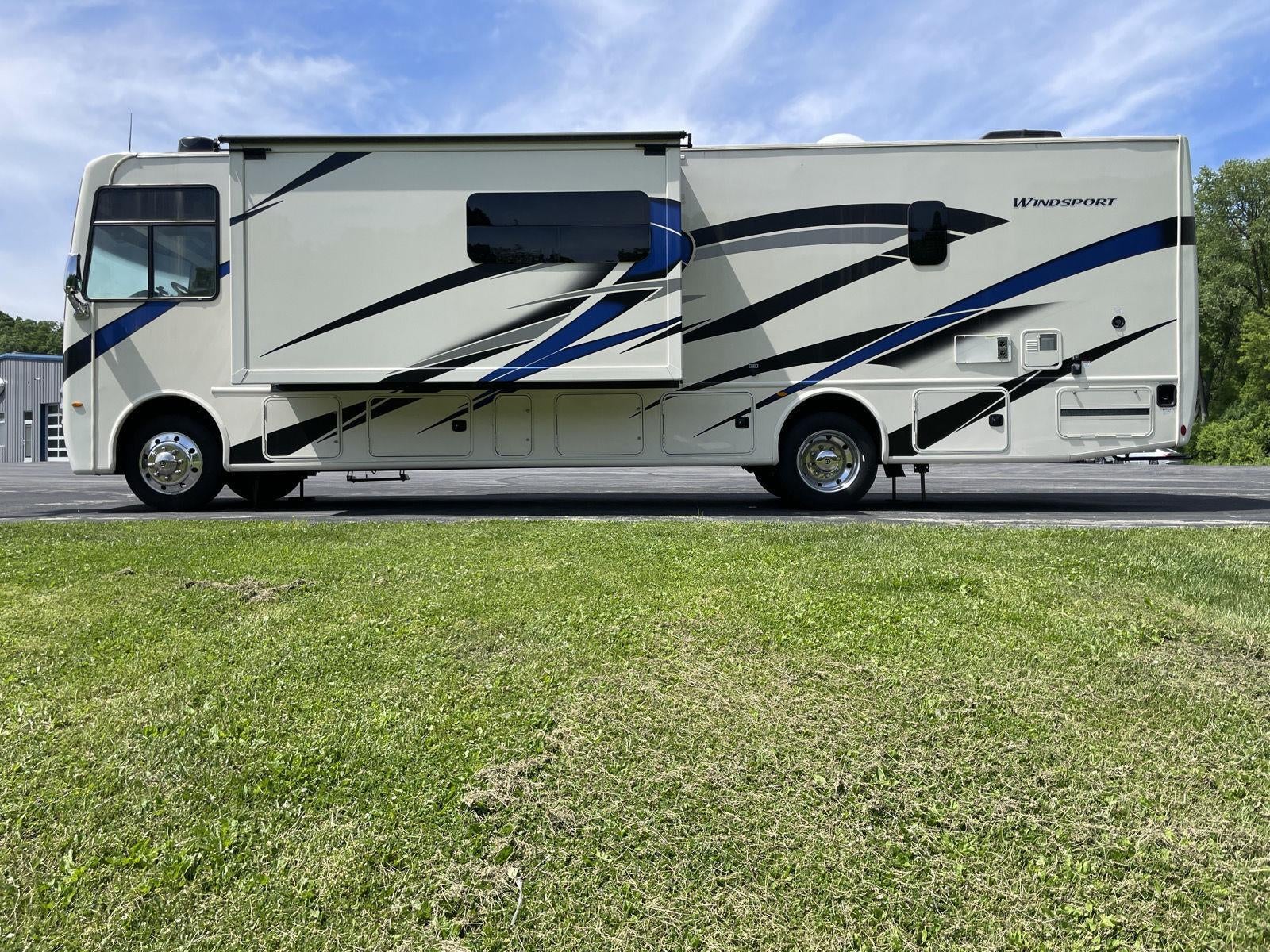2022 Thor Motor Coach Windsport