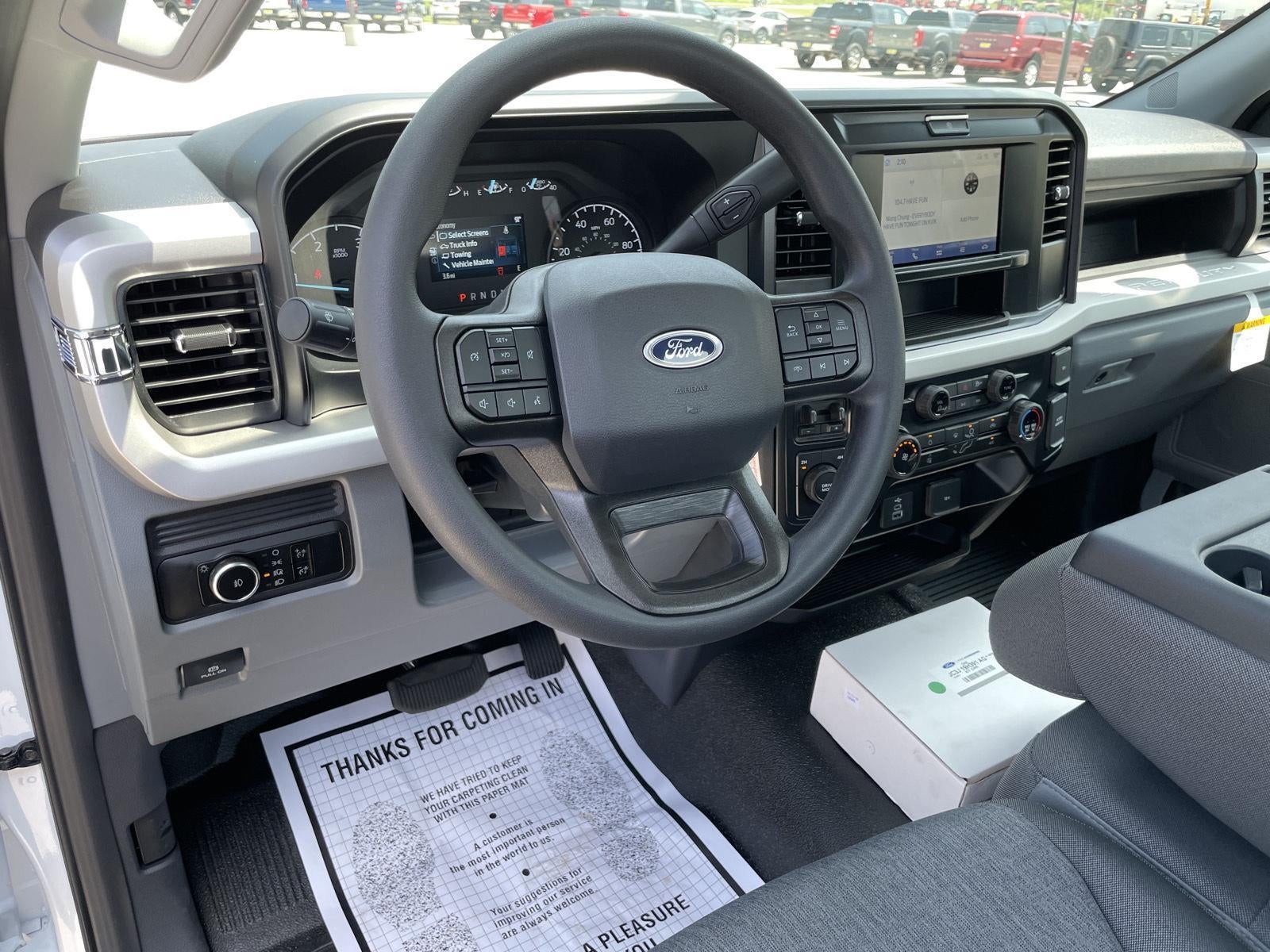 2025 Ford Super Duty F-550 DRW XL