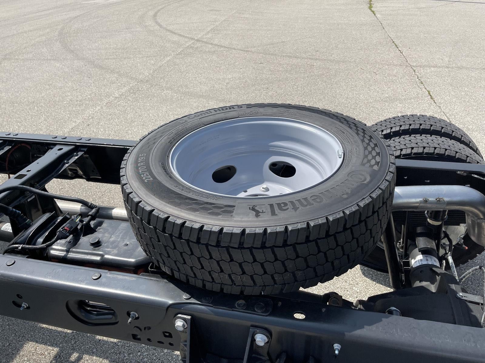 2025 Ford Super Duty F-550 DRW XL