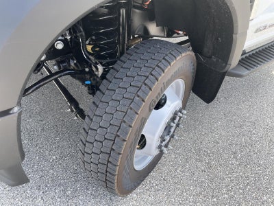 2025 Ford Super Duty F-550 DRW XL