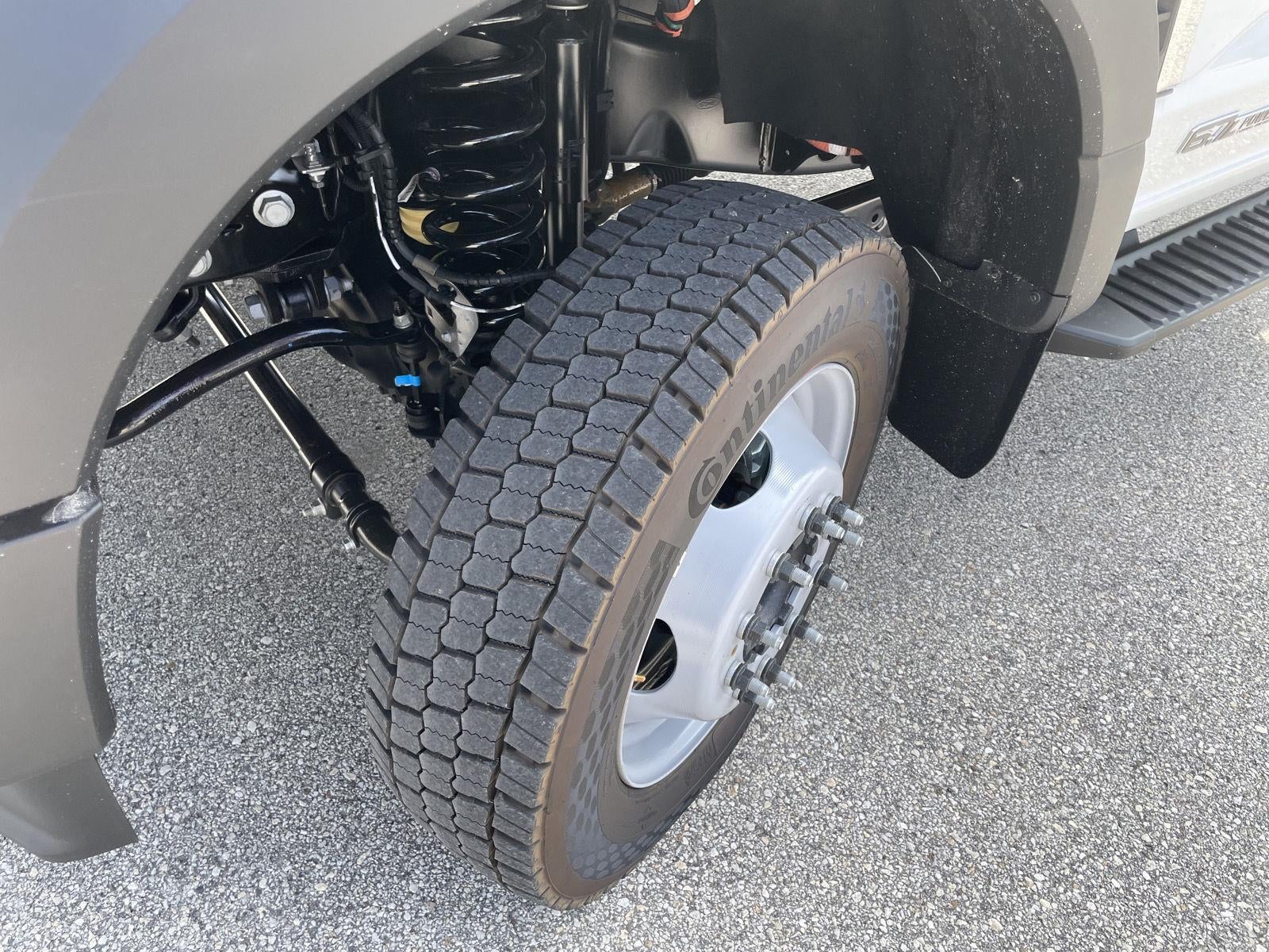 2025 Ford Super Duty F-550 DRW XL