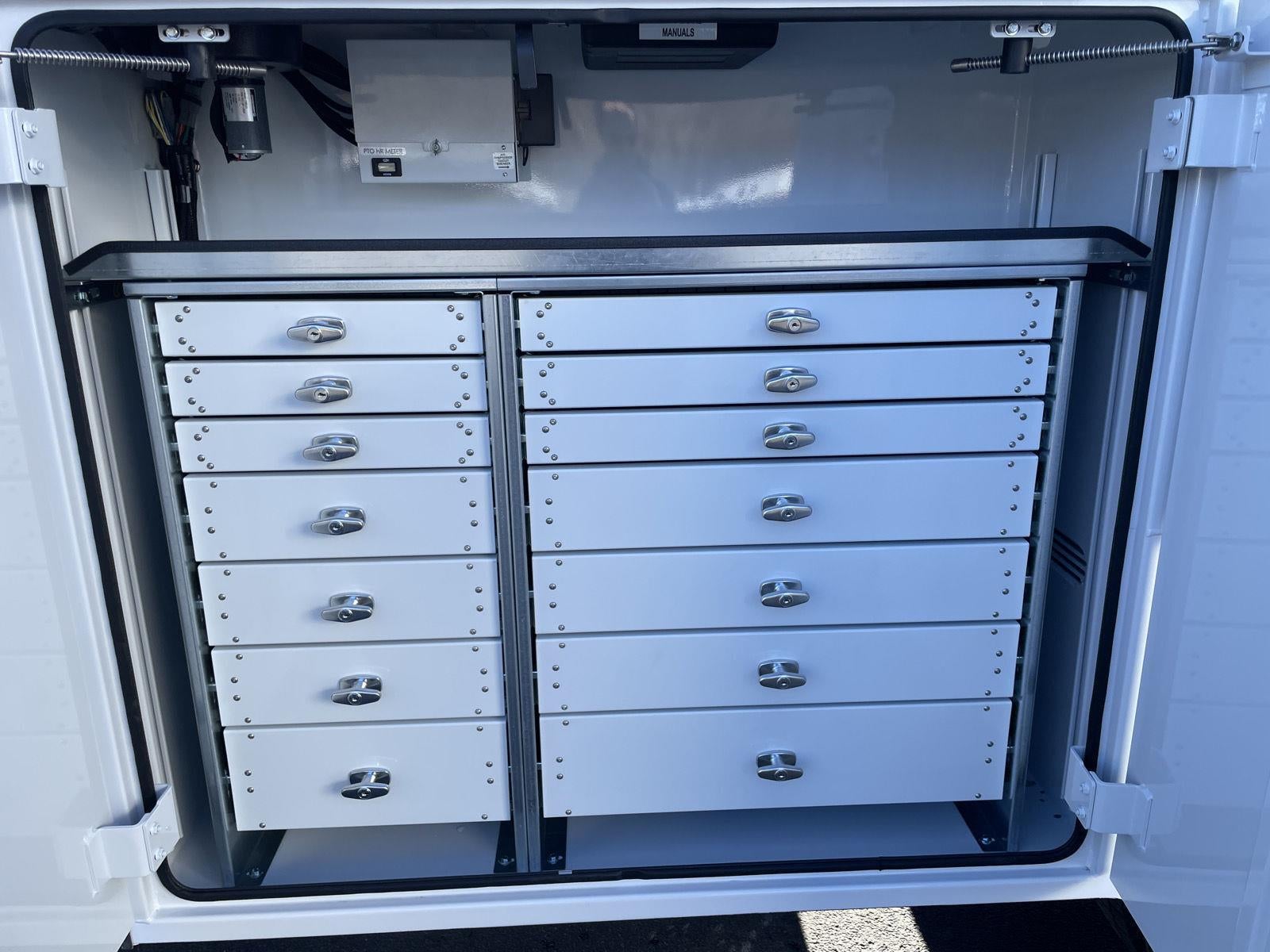 2025 Ford Super Duty F-550 DRW XL