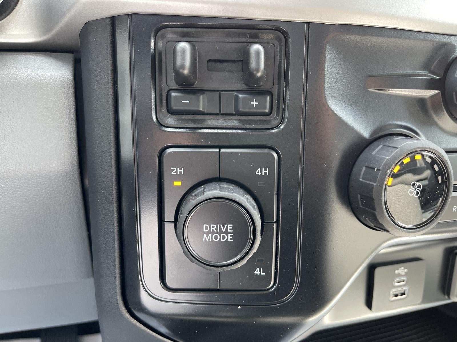 2025 Ford Super Duty F-550 DRW XL