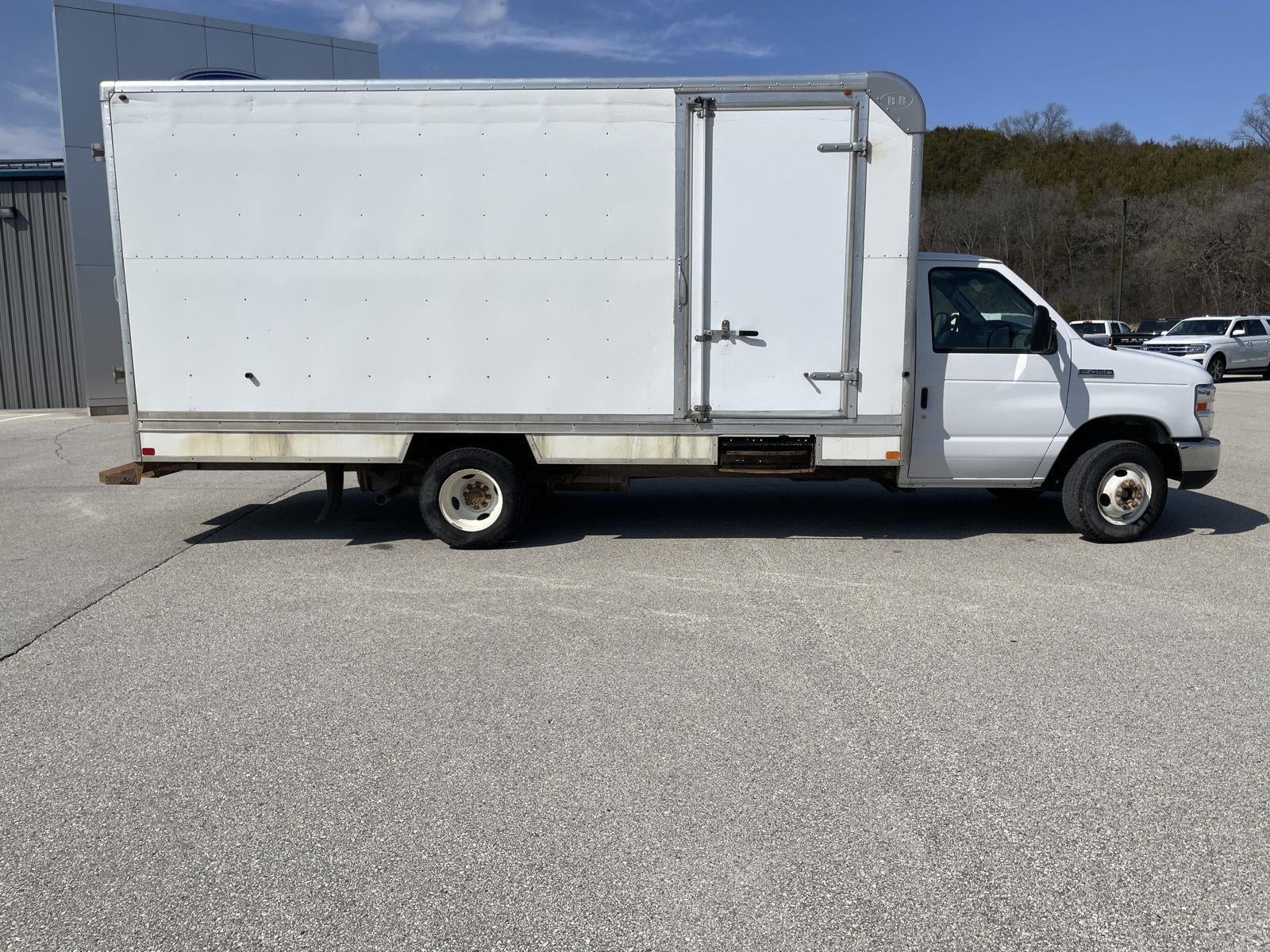 2017 Ford E-Series Cutaway Base DRW