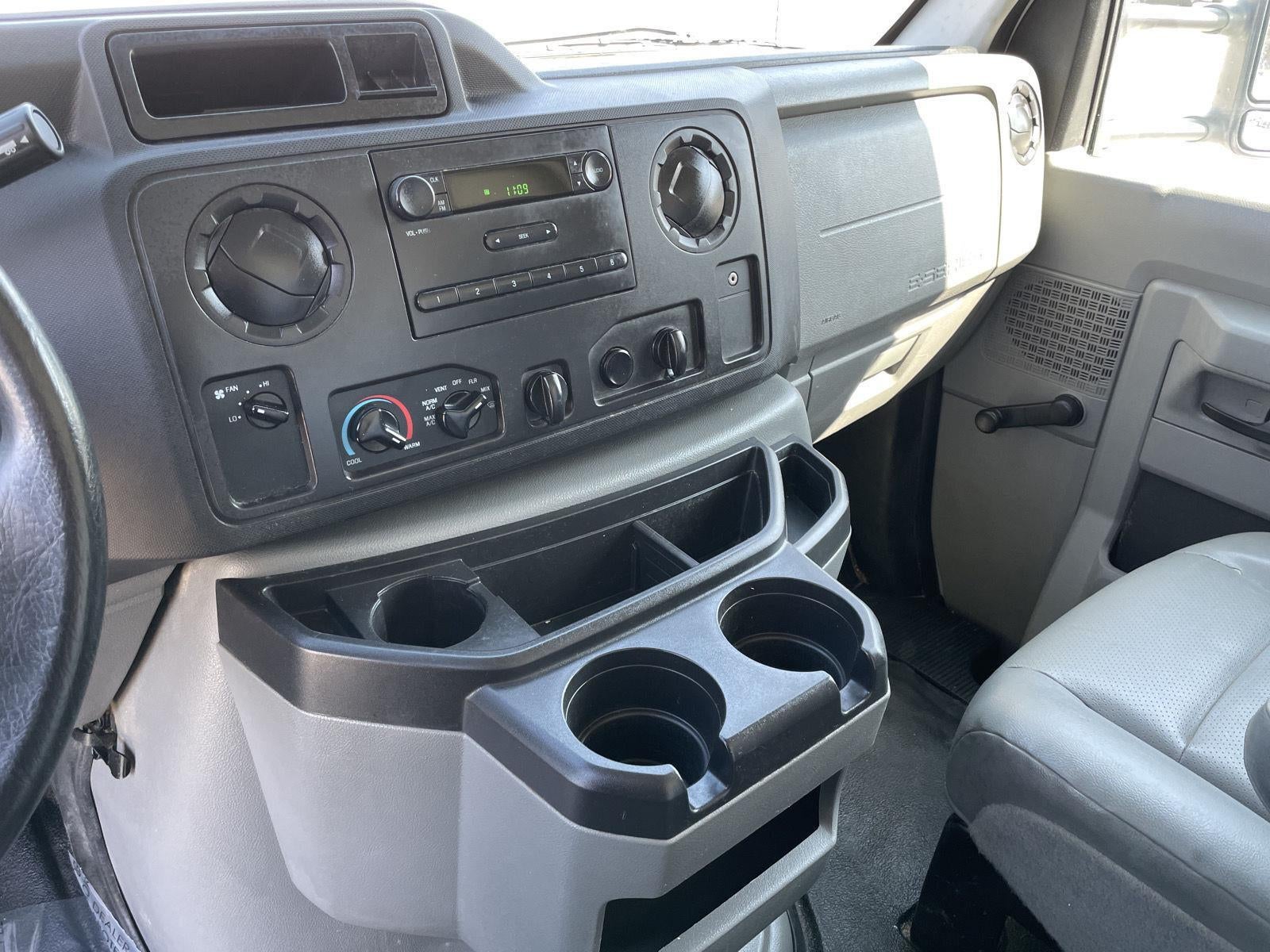 2017 Ford E-Series Cutaway Base DRW