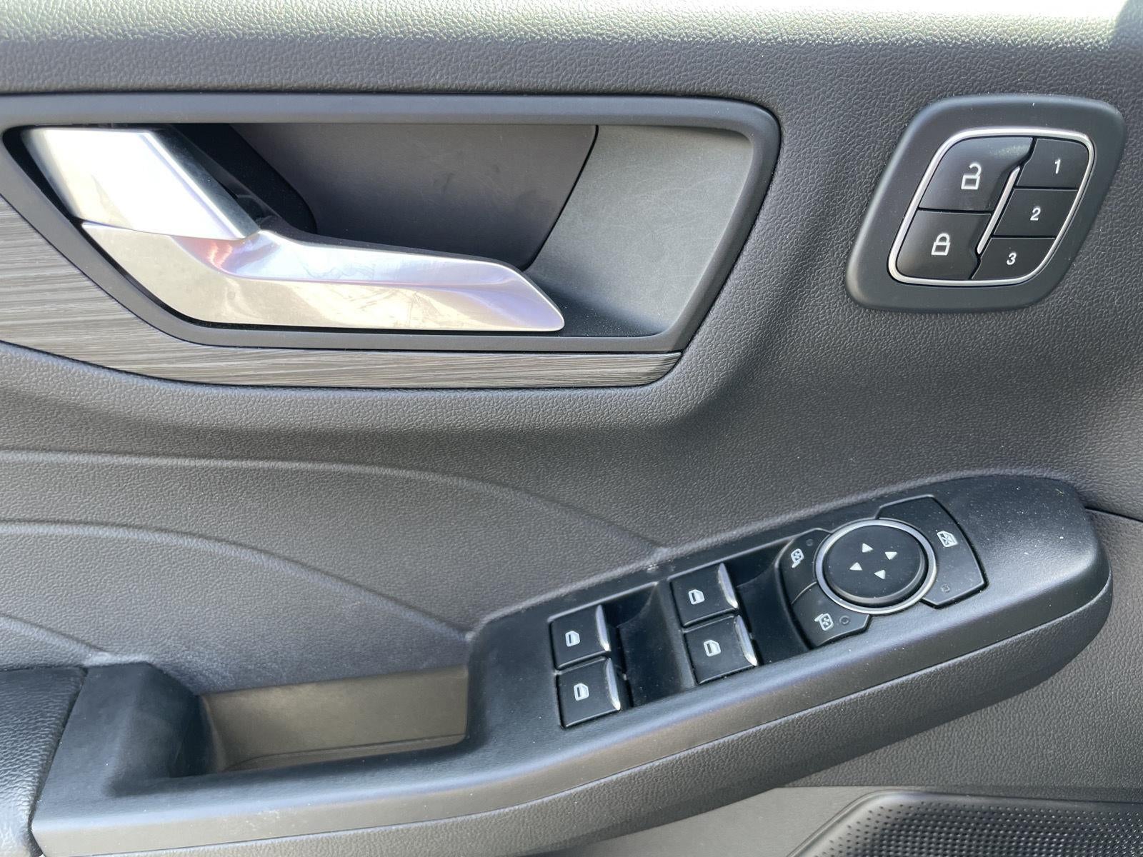 2023 Ford Escape Platinum