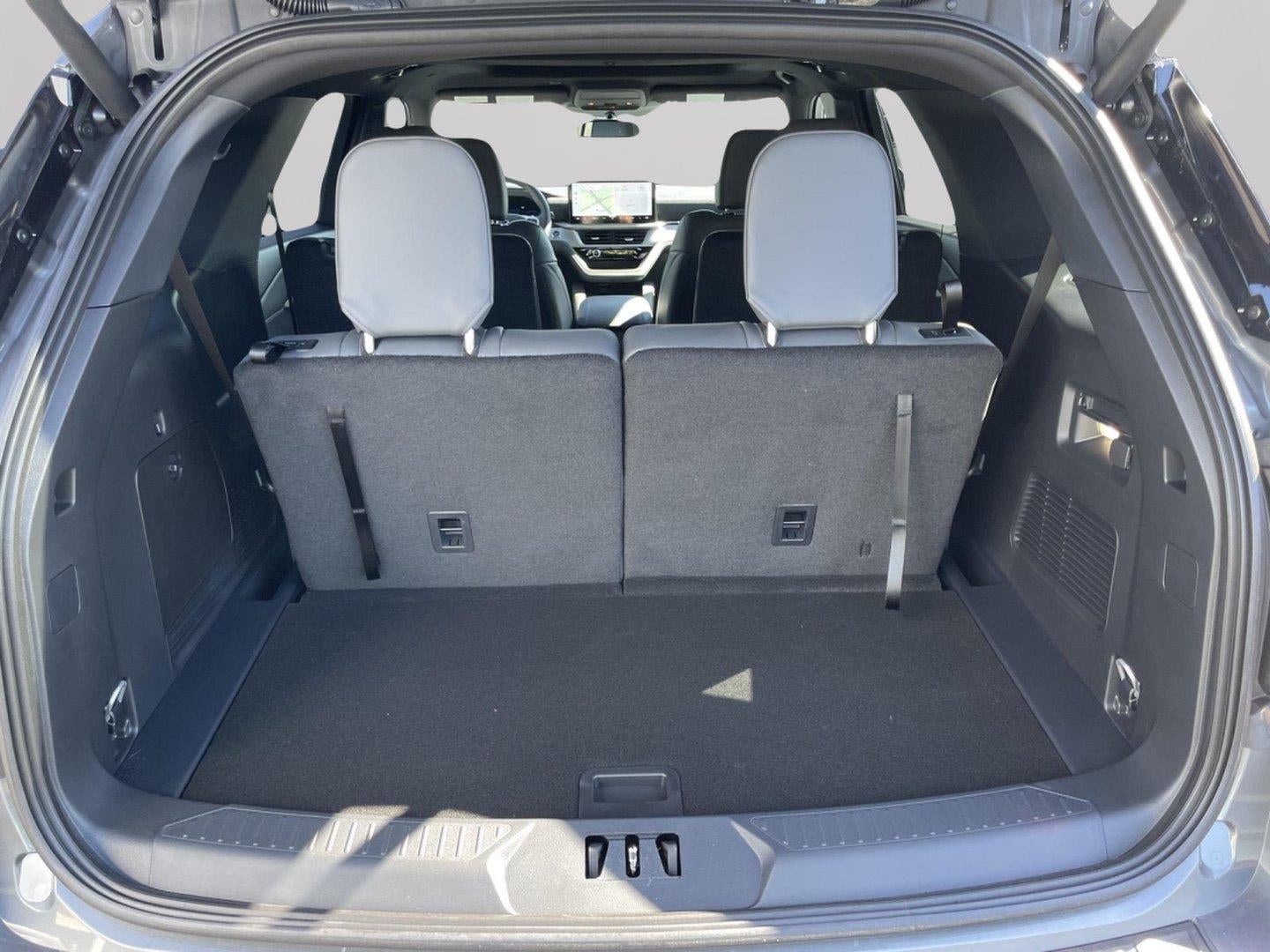 2027 Ford Explorer Active w/100A Pkg