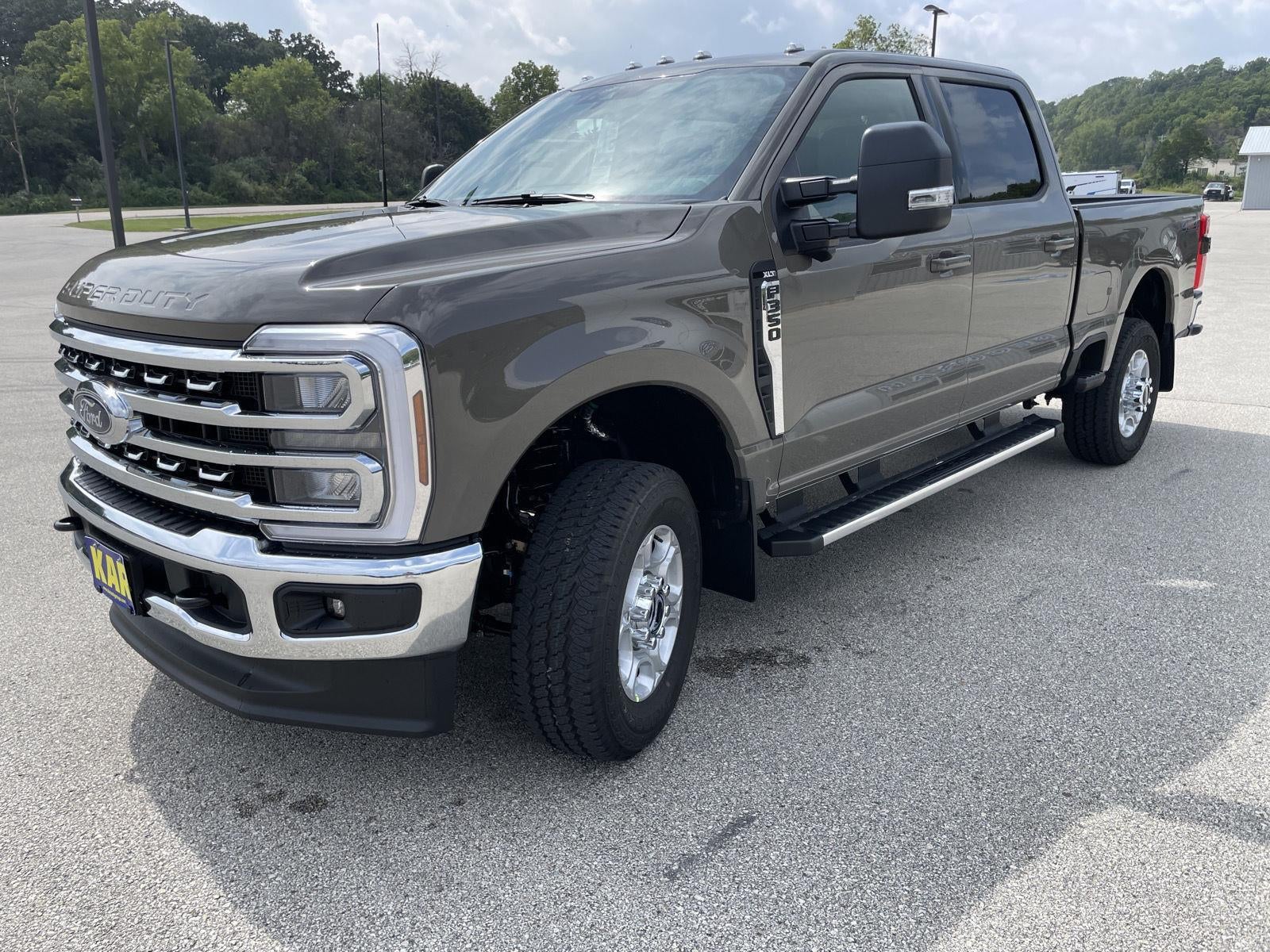 2026 Ford Super Duty F-350 SRW XLT