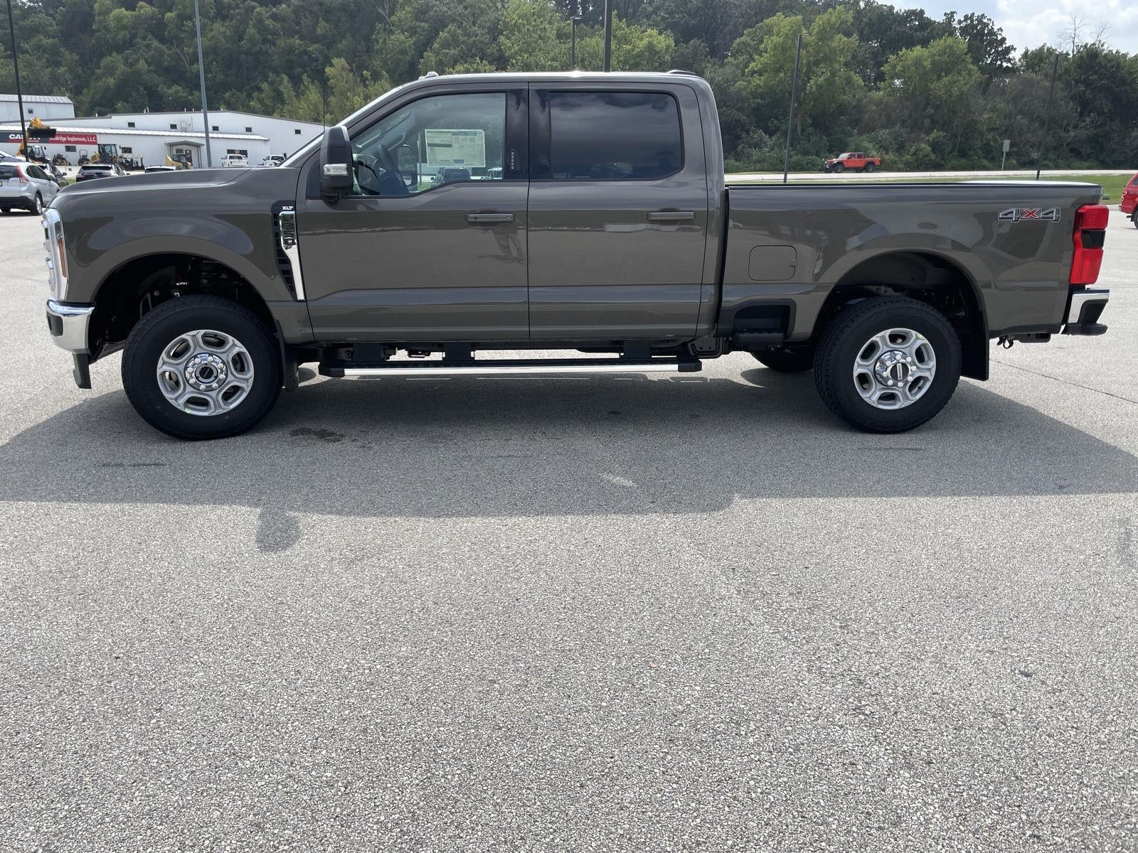 2026 Ford Super Duty F-350 SRW XLT