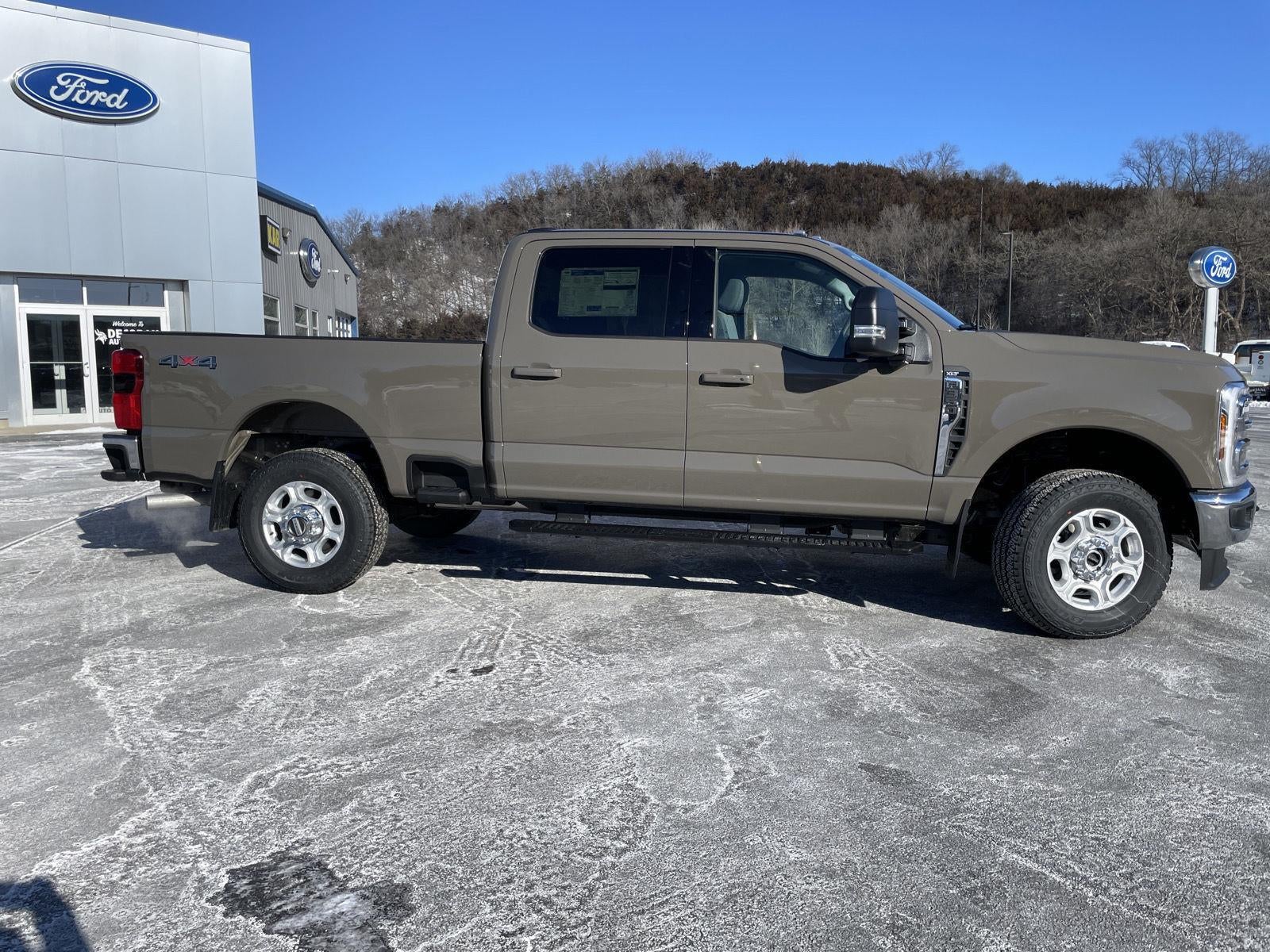 2026 Ford Super Duty F-350 SRW XLT