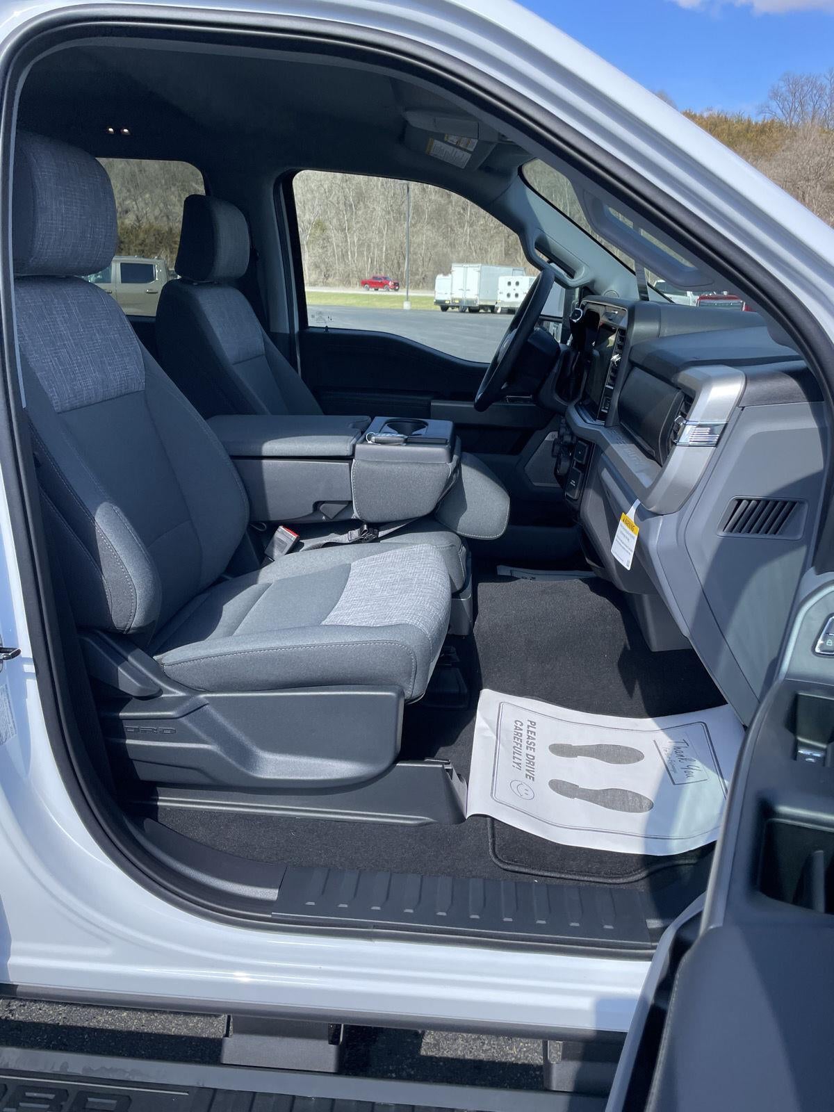 2026 Ford Super Duty F-350 SRW XLT