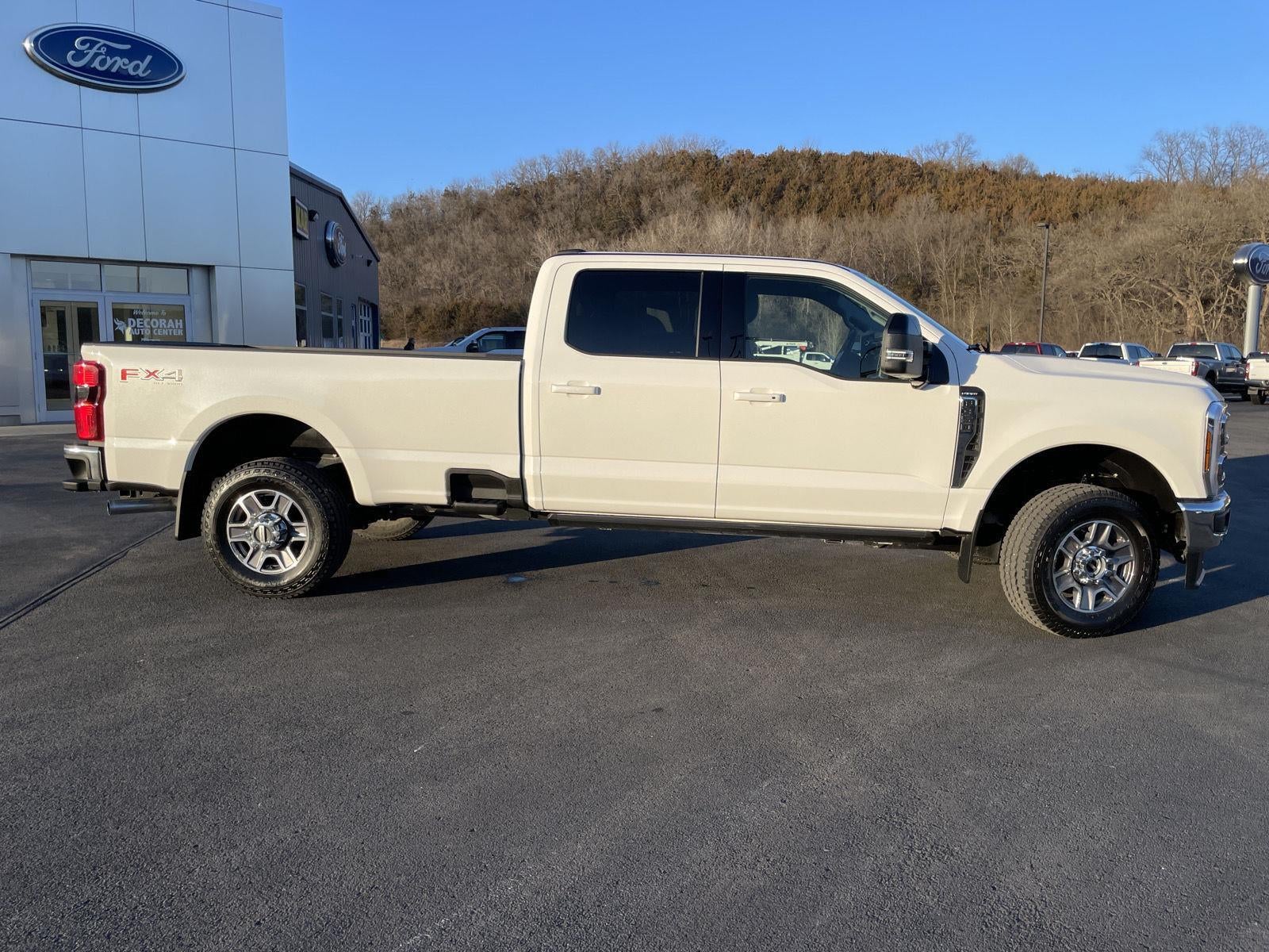 2024 Ford Super Duty F-350 SRW LARIAT