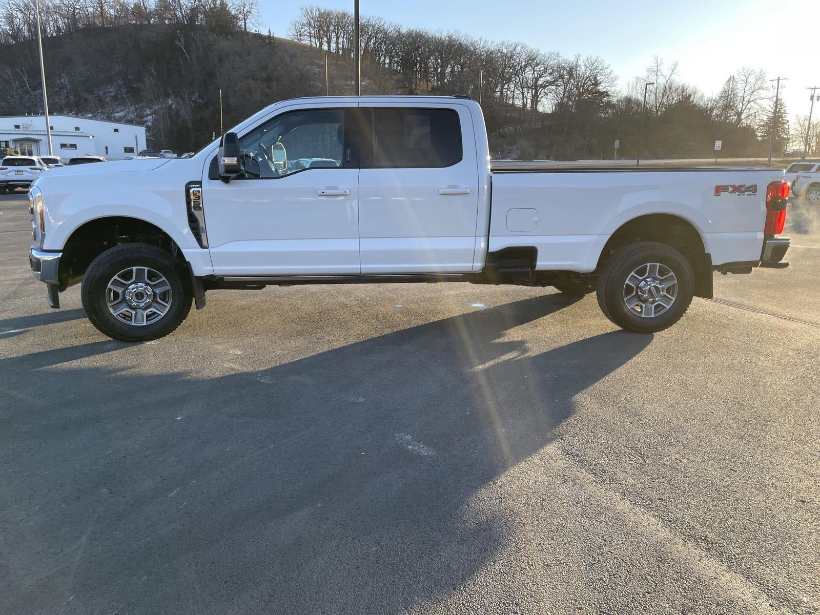 2024 Ford Super Duty F-350 SRW LARIAT