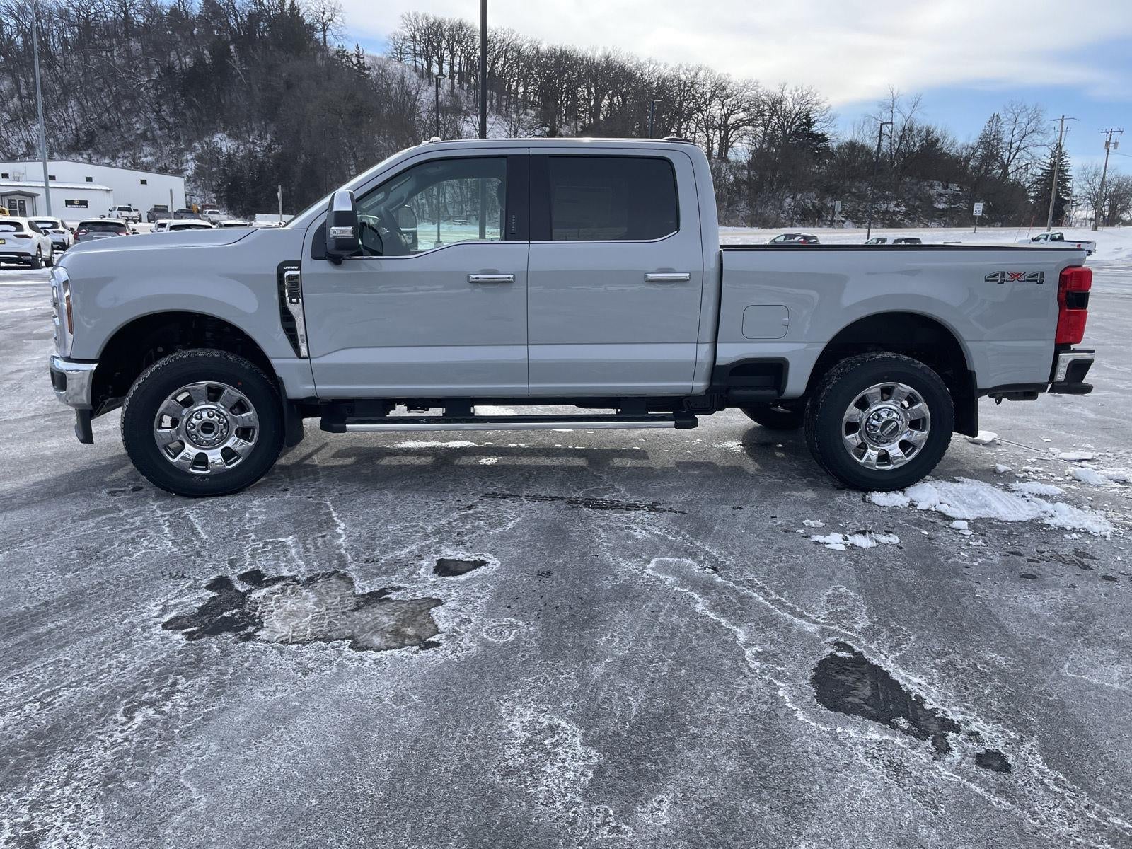 2026 Ford Super Duty F-350 SRW LARIAT