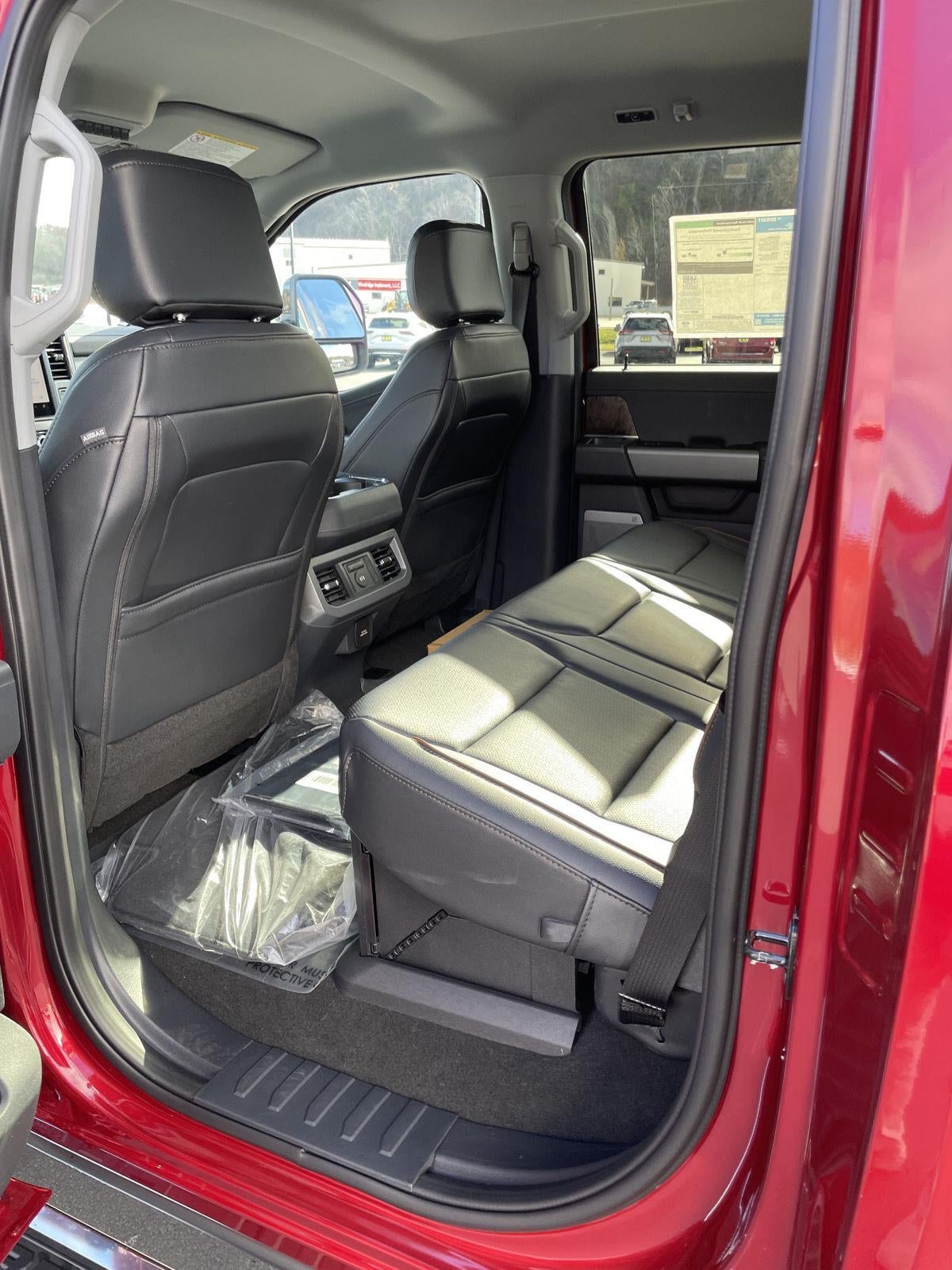 2026 Ford Super Duty F-350 SRW LARIAT