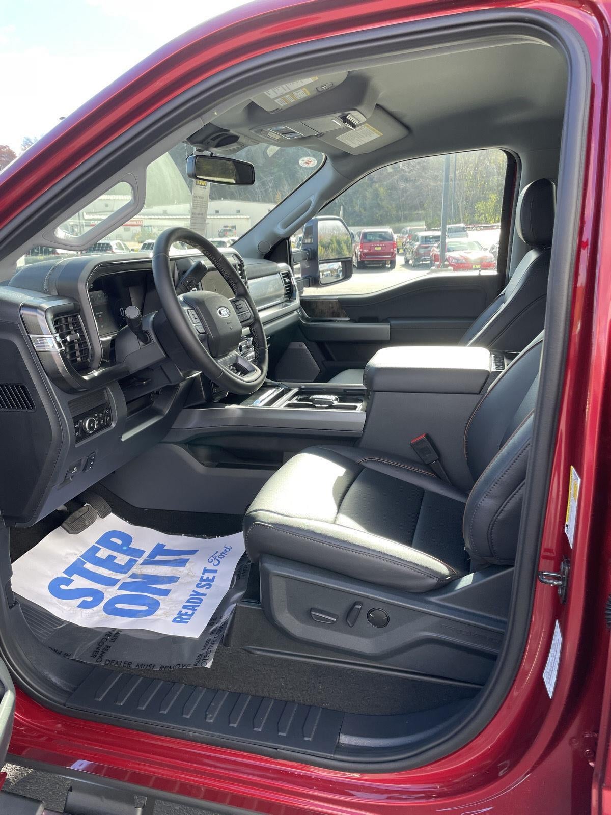 2026 Ford Super Duty F-350 SRW LARIAT