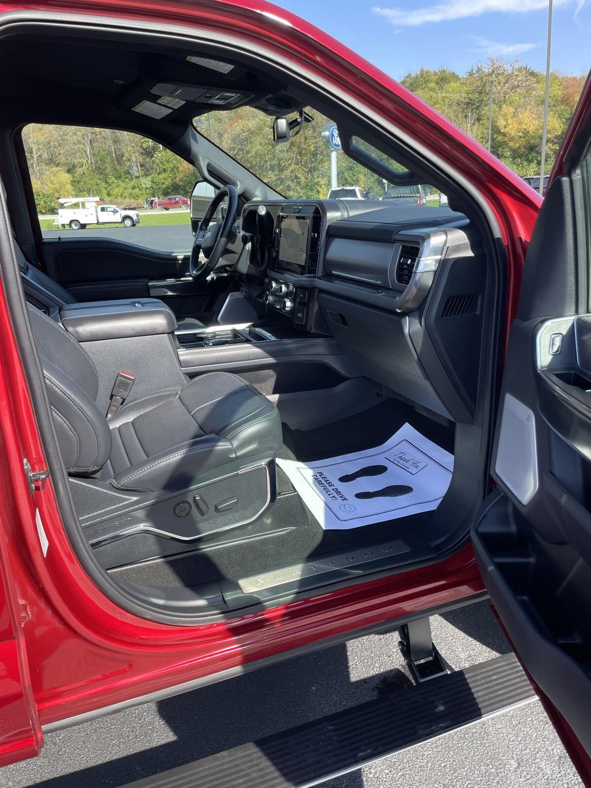 2025 Ford Super Duty F-350 SRW Platinum