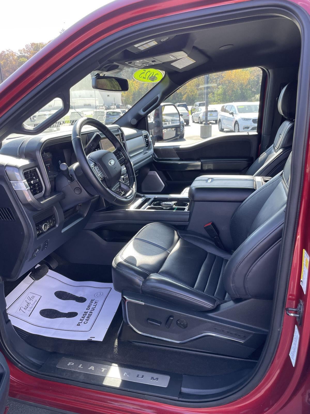 2025 Ford Super Duty F-350 SRW Platinum