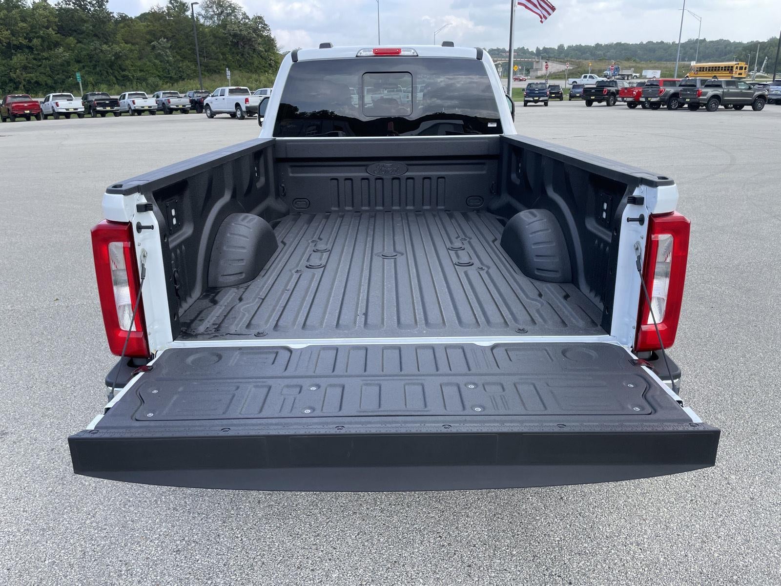 2026 Ford Super Duty F-350 DRW XL