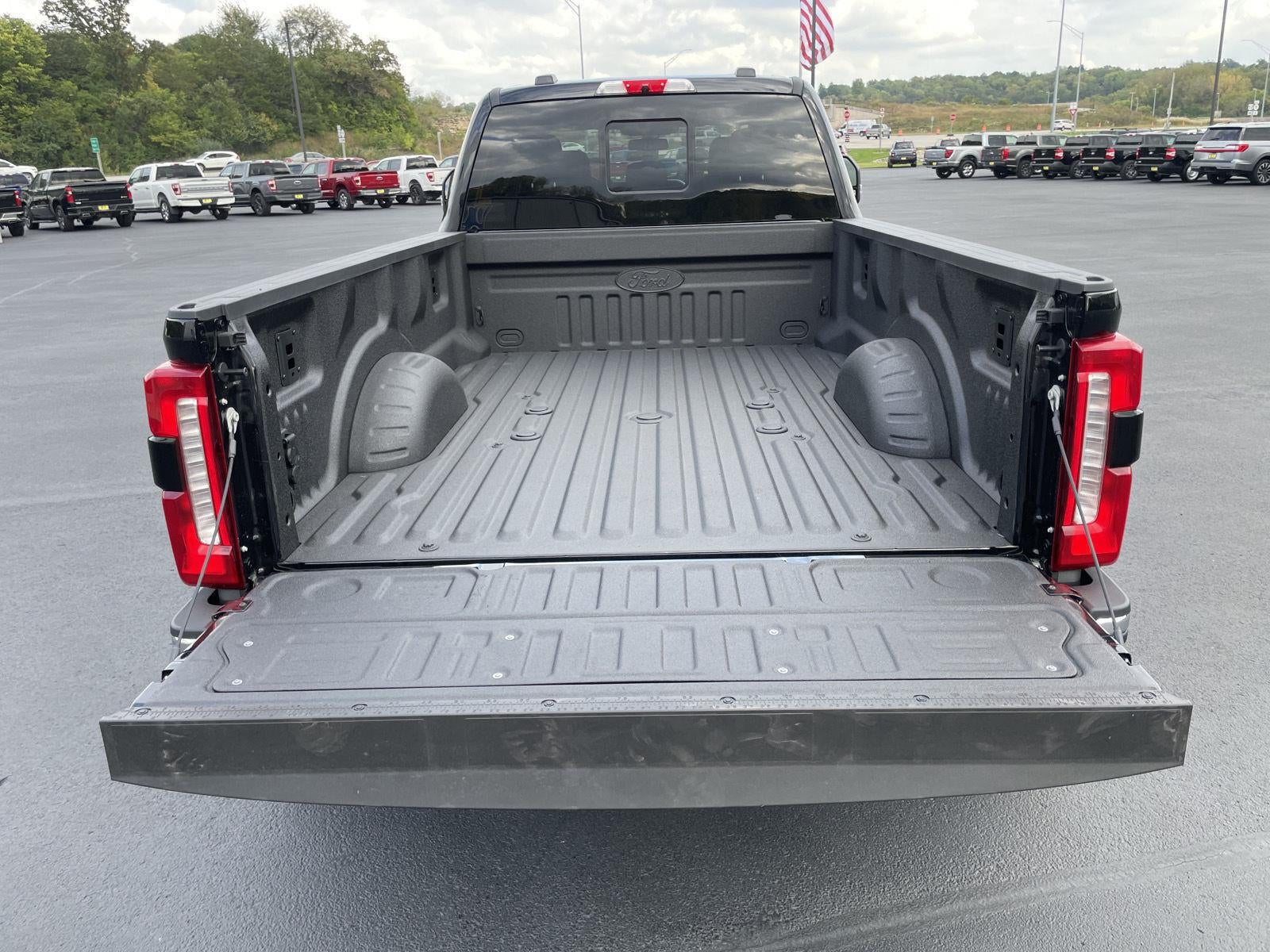 2027 Ford Super Duty F-450 DRW XLT