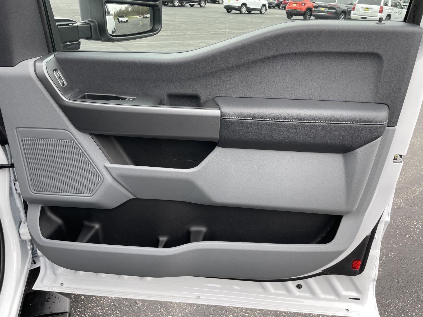 2026 Ford Super Duty F-350 SRW XLT