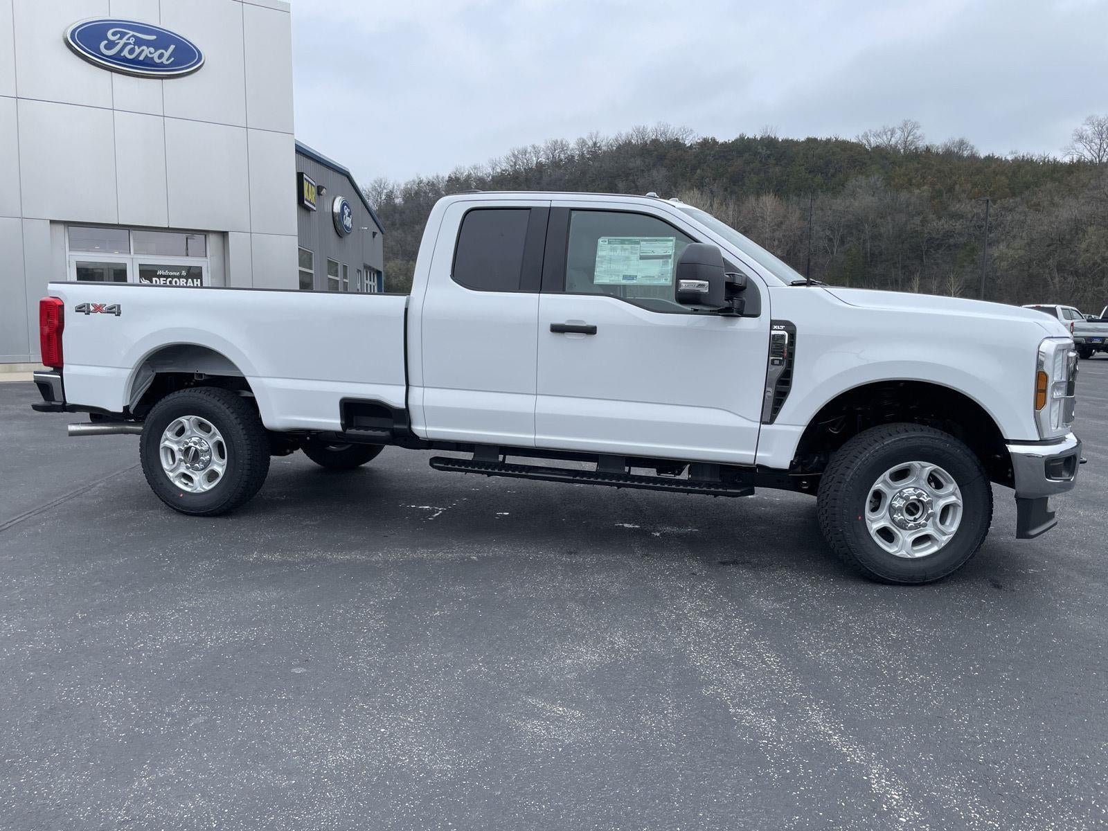 2026 Ford Super Duty F-350 SRW XLT