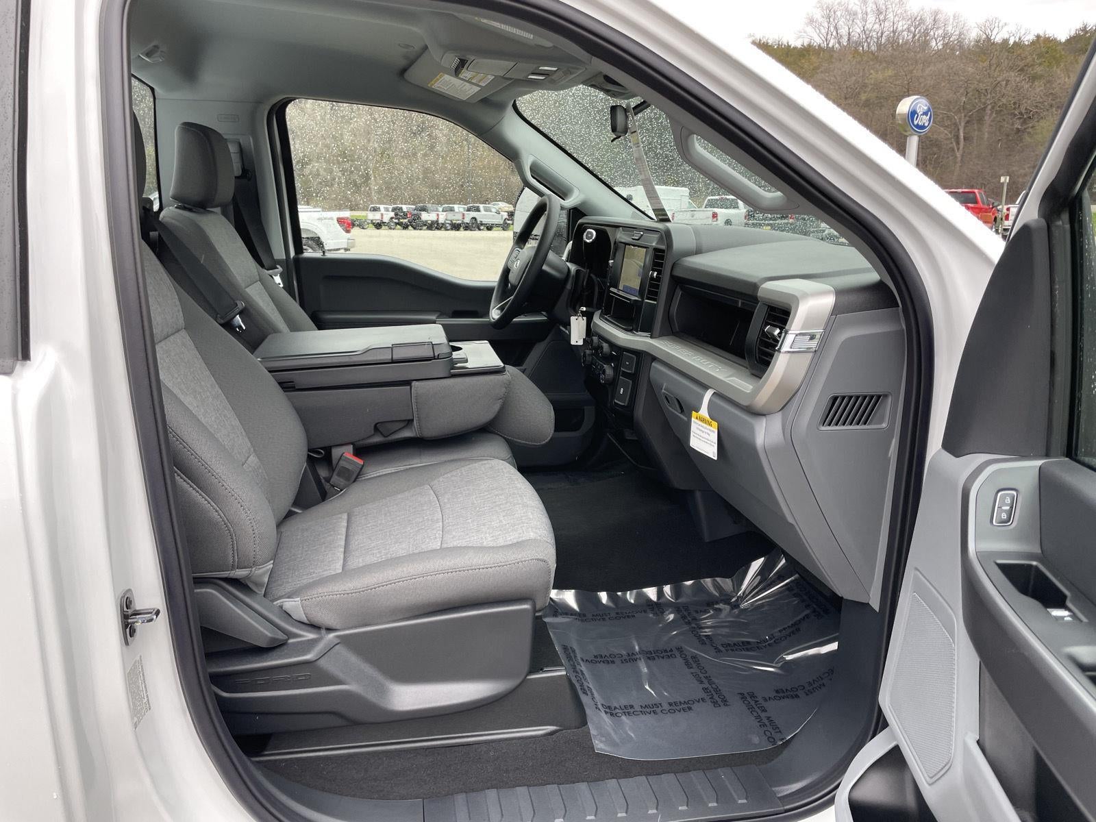 2025 Ford Super Duty F-350 SRW XL