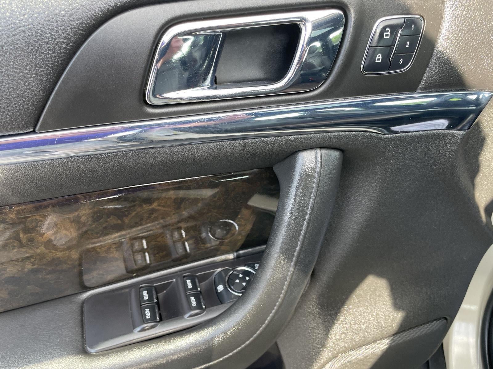 2016 Lincoln MKS Base