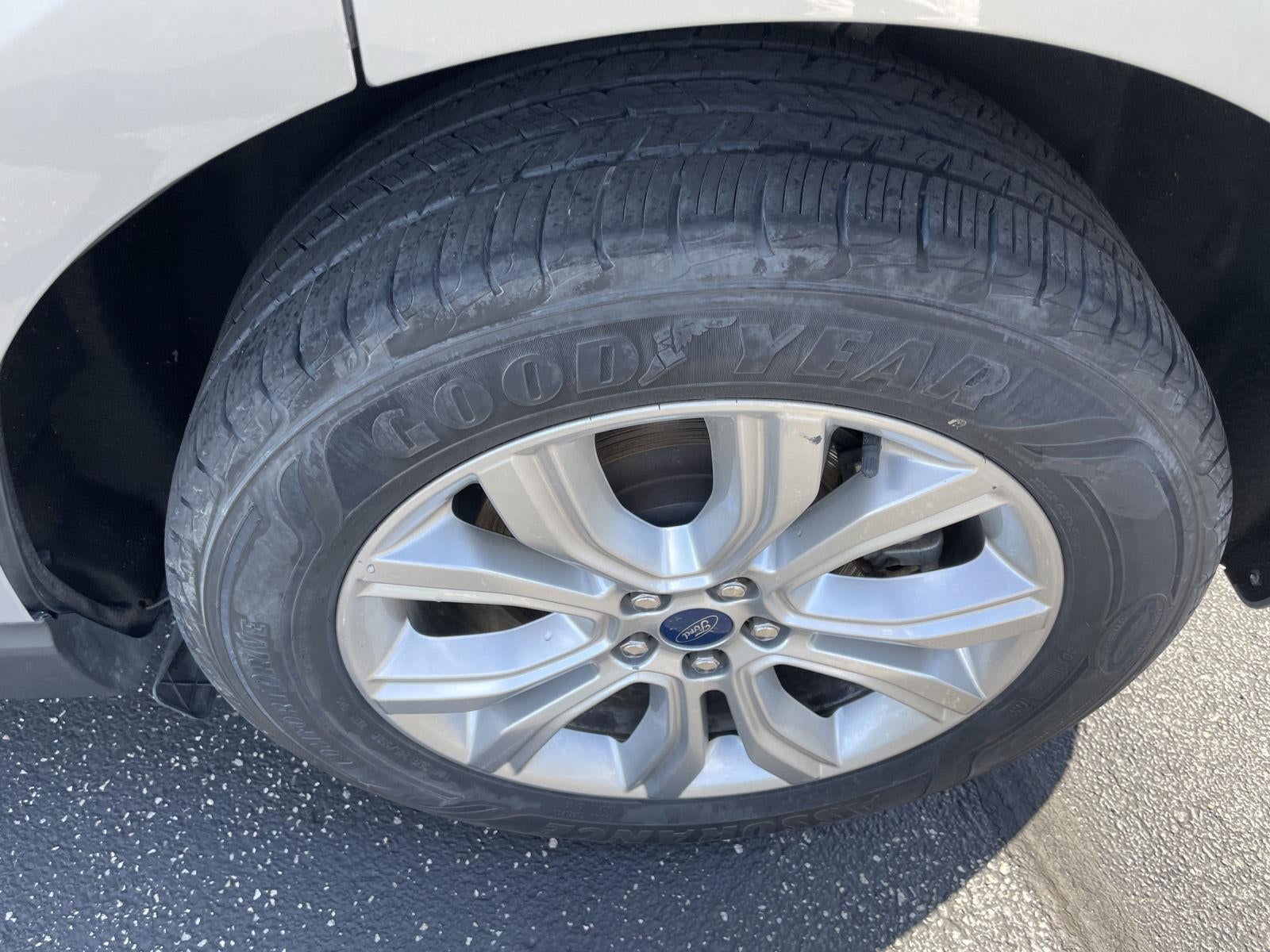 2022 Ford Edge Titanium