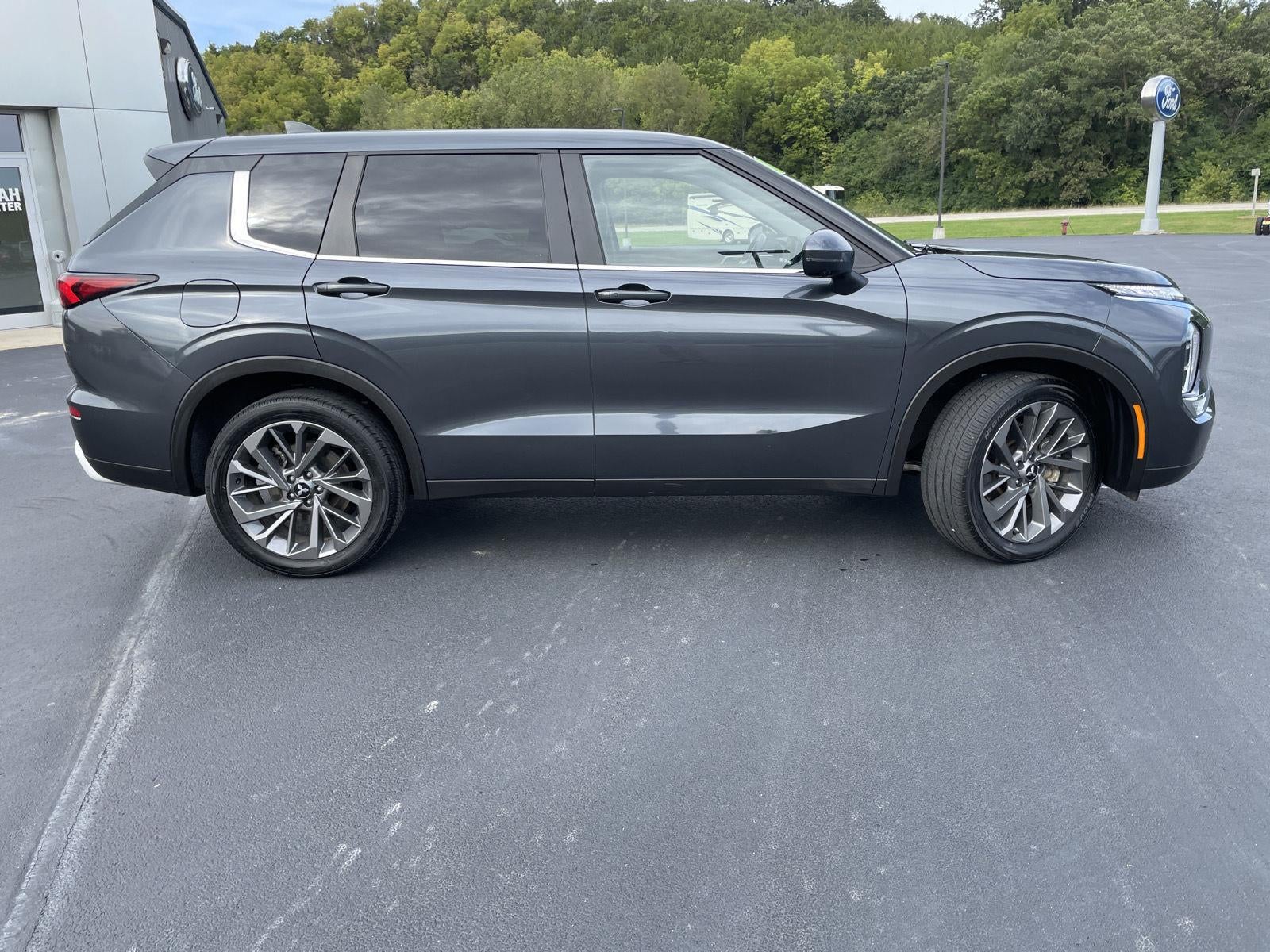 2024 Mitsubishi Outlander SE
