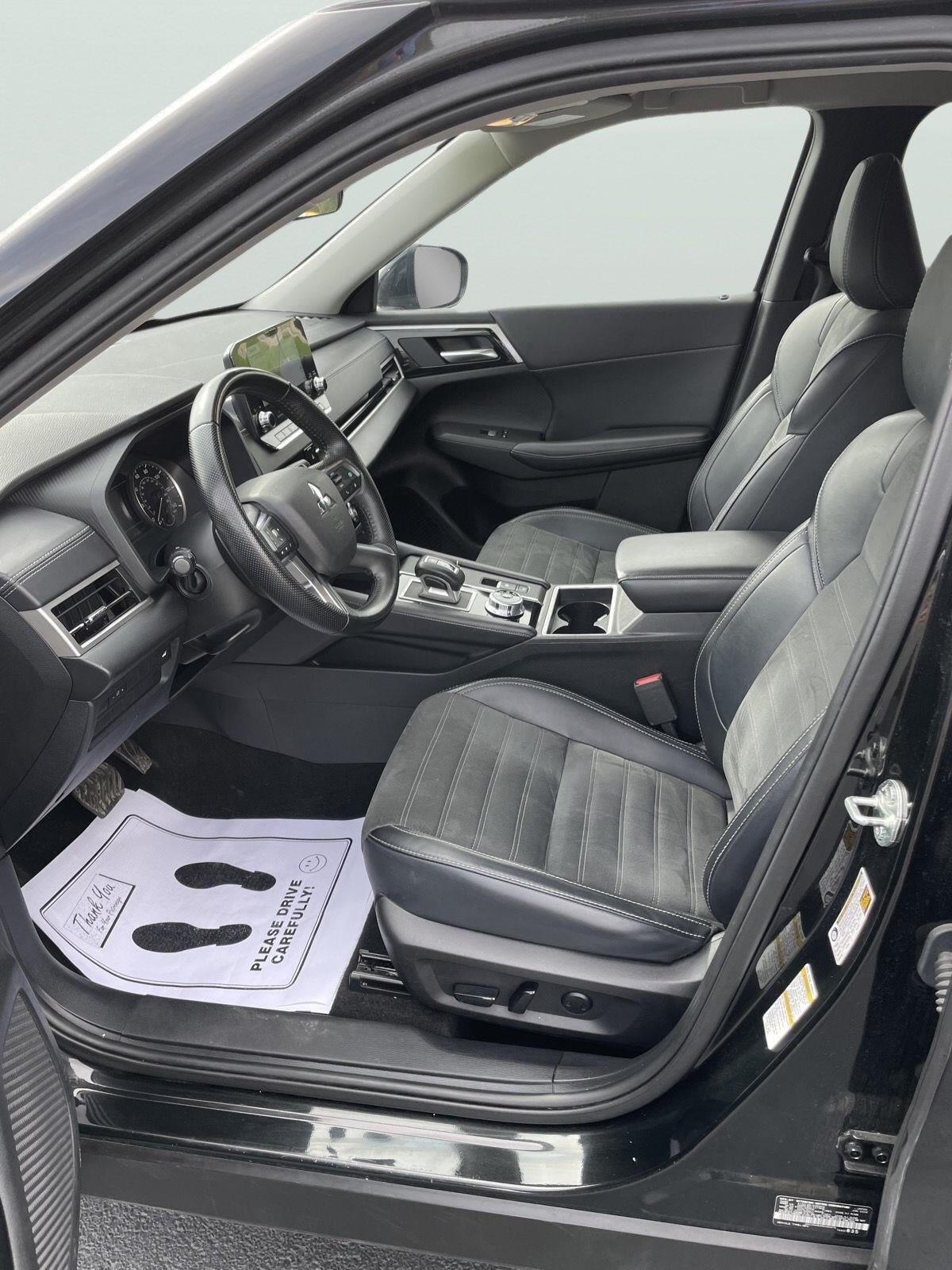 2024 Mitsubishi Outlander SE