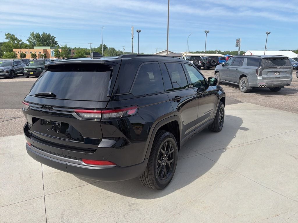 2026 Jeep Grand Cherokee GRAND CHEROKEE LAREDO ALTITUDE 4X4