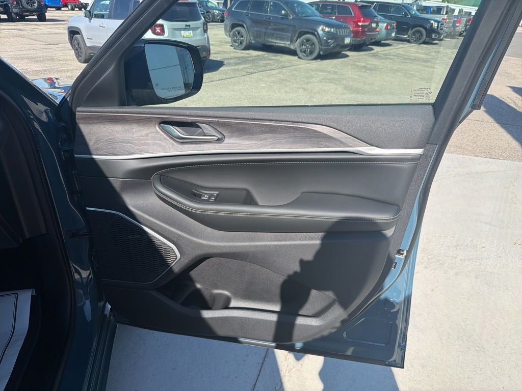 2026 Jeep Grand Cherokee GRAND CHEROKEE LIMITED RESERVE 4X4