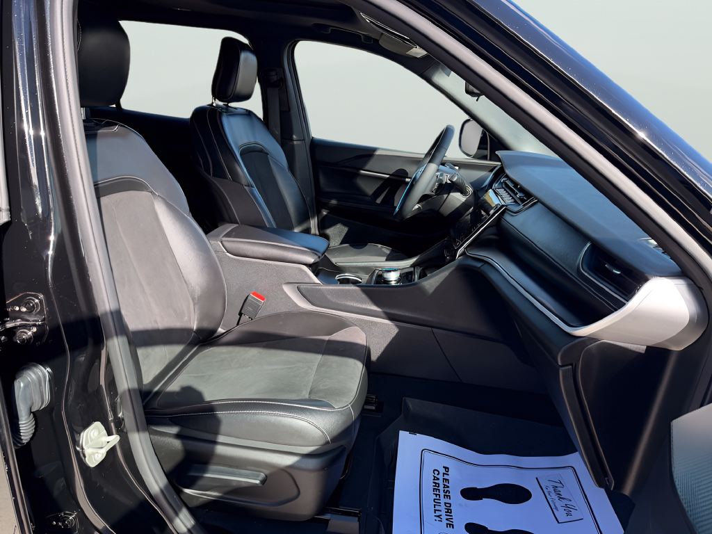 2024 Jeep Grand Cherokee L Altitude X 4x4