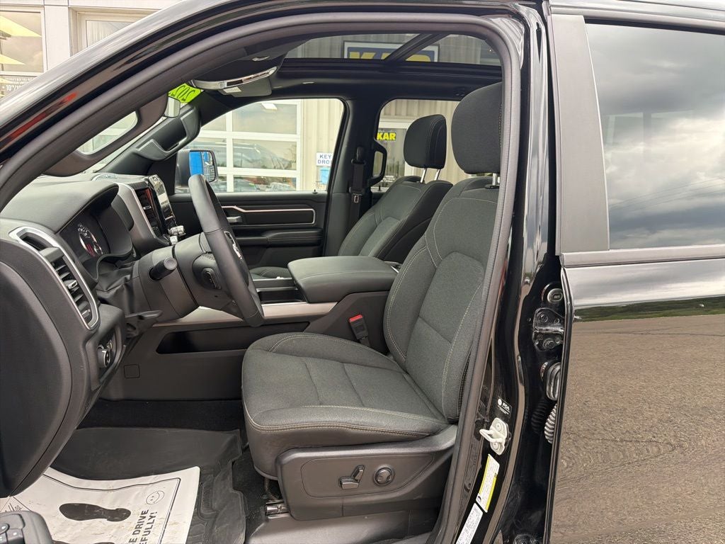 2025 RAM 1500 Big Horn Crew Cab 4x4 5'7' Box