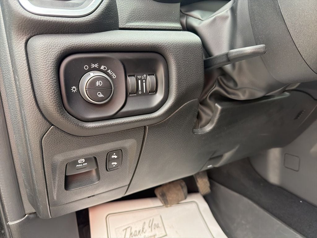 2025 RAM 1500 Big Horn Crew Cab 4x4 5'7' Box