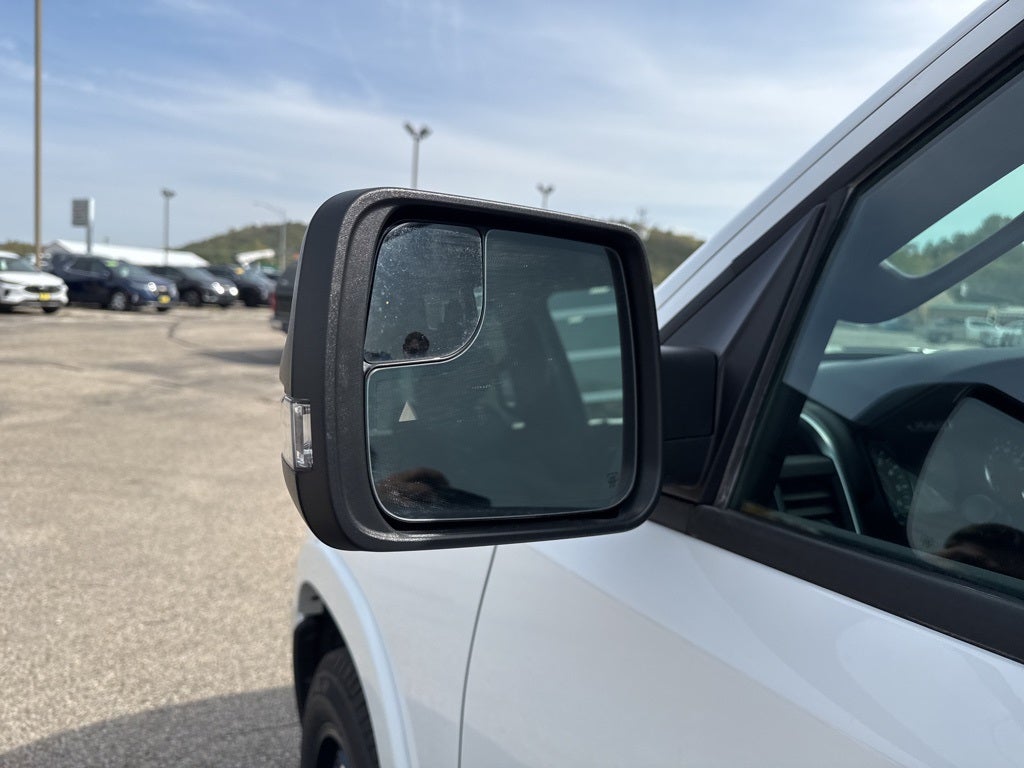 2025 RAM 1500 Big Horn Crew Cab 4x4 5'7' Box