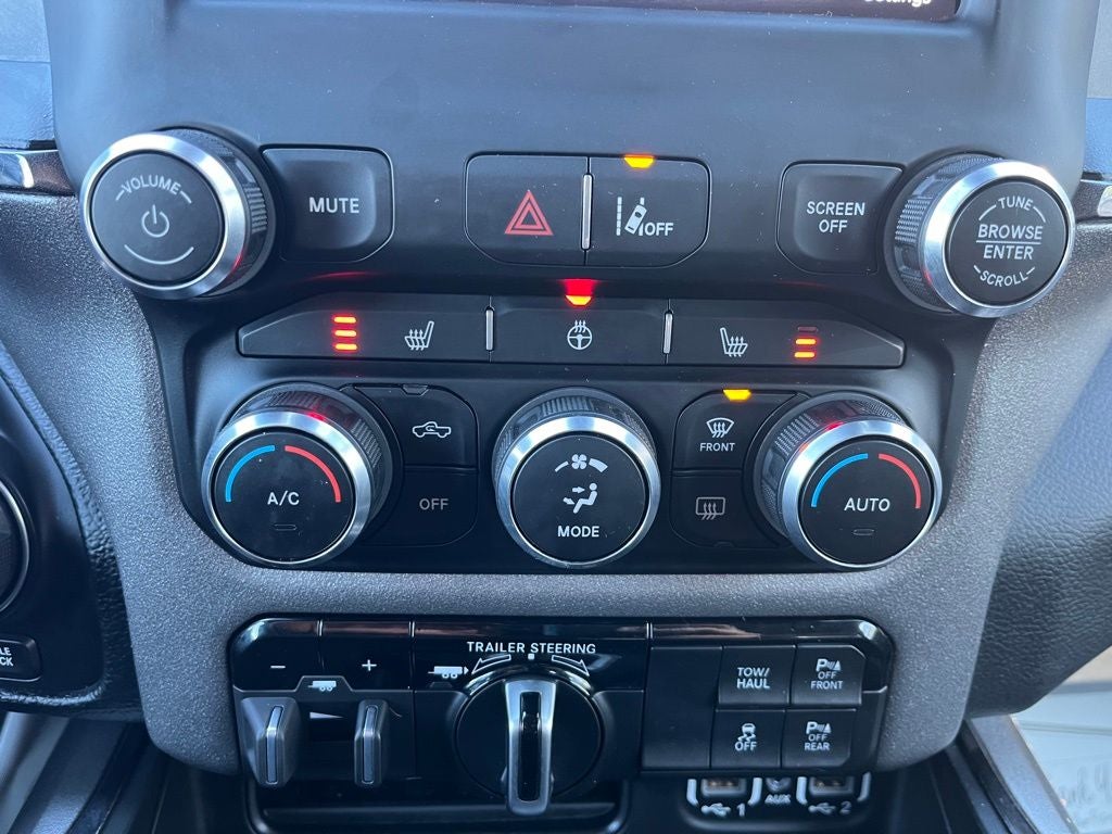 2021 RAM 1500 Big Horn Crew Cab 4x4 5'7' Box