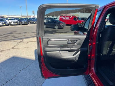 2021 RAM 1500 Big Horn Crew Cab 4x4 5'7' Box