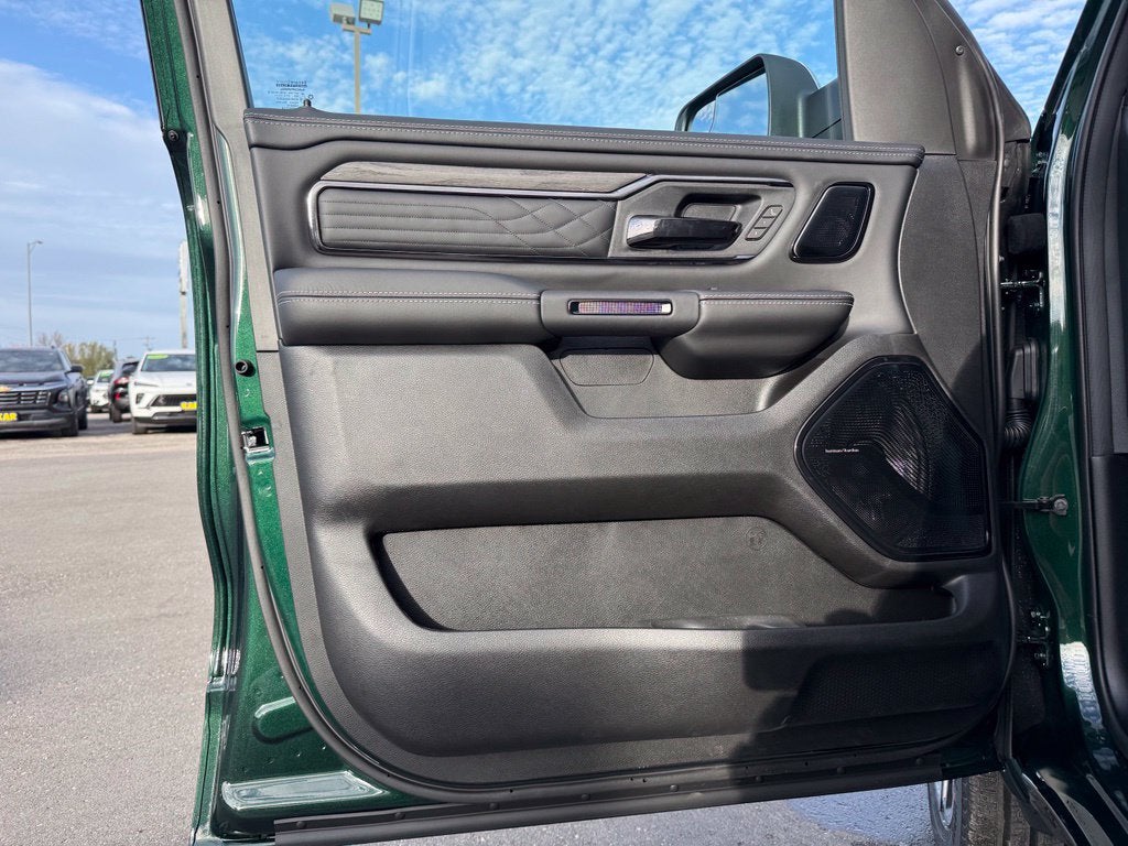 2027 RAM Ram 1500 RAM 1500 LIMITED CREW CAB 4X4 5'7' BOX