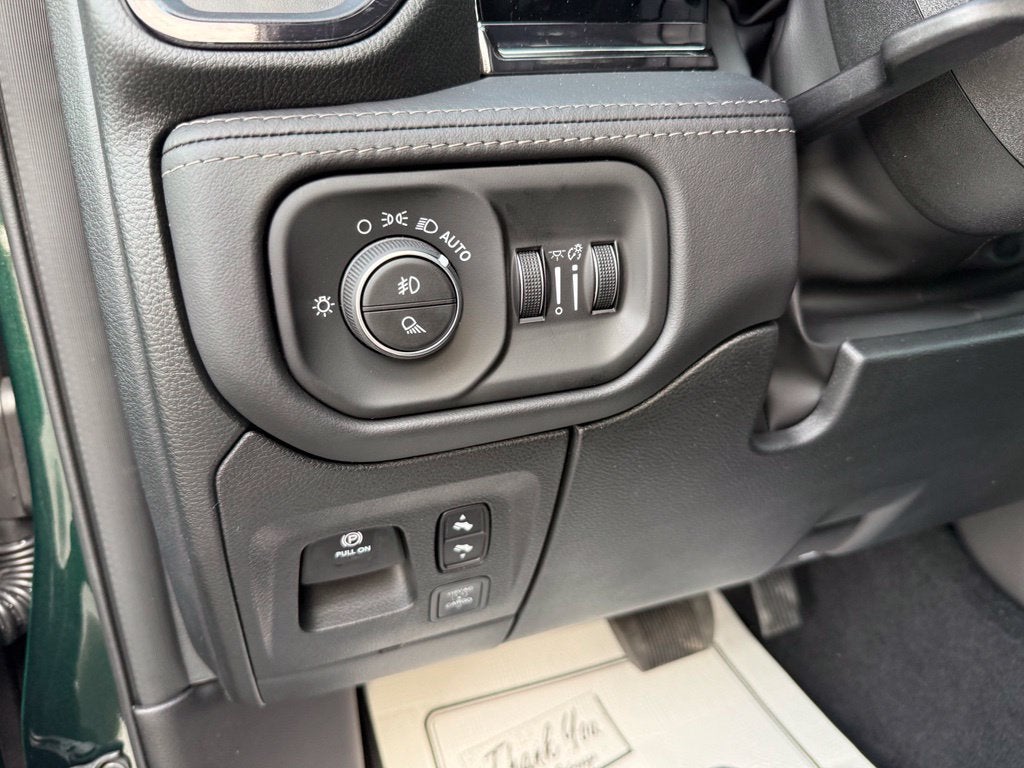 2027 RAM Ram 1500 RAM 1500 LIMITED CREW CAB 4X4 5'7' BOX