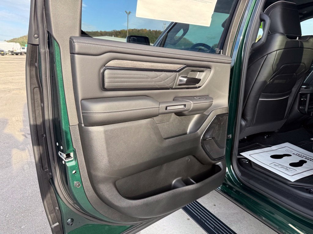 2027 RAM Ram 1500 RAM 1500 LIMITED CREW CAB 4X4 5'7' BOX