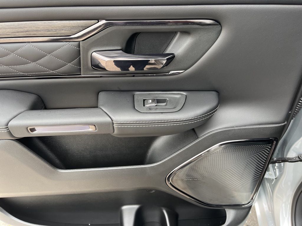 2026 RAM Ram 1500 RAM 1500 LIMITED CREW CAB 4X4 5'7' BOX