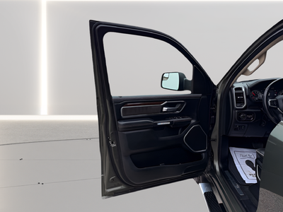 2021 RAM 1500 Laramie Crew Cab 4x4 5'7' Box