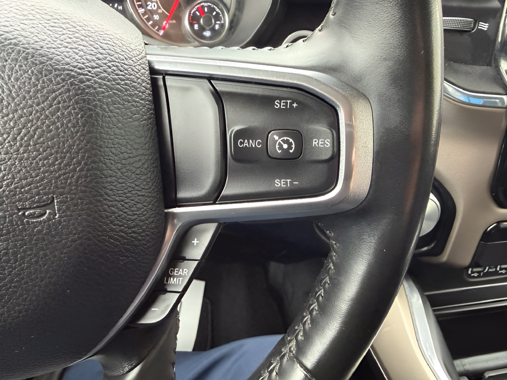 2021 RAM 1500 Laramie Crew Cab 4x4 5'7' Box