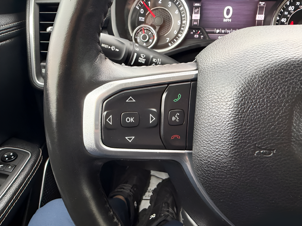 2021 RAM 1500 Laramie Crew Cab 4x4 5'7' Box