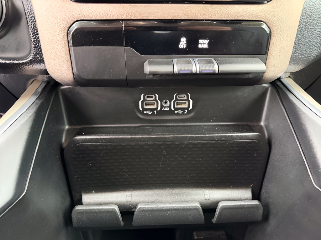 2021 RAM 1500 Laramie Crew Cab 4x4 5'7' Box